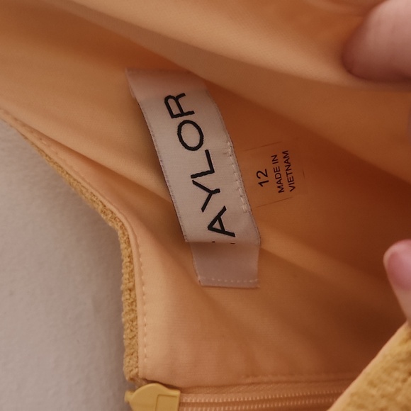 Taylor Daisy Midi Dress - Picture 3 of 4